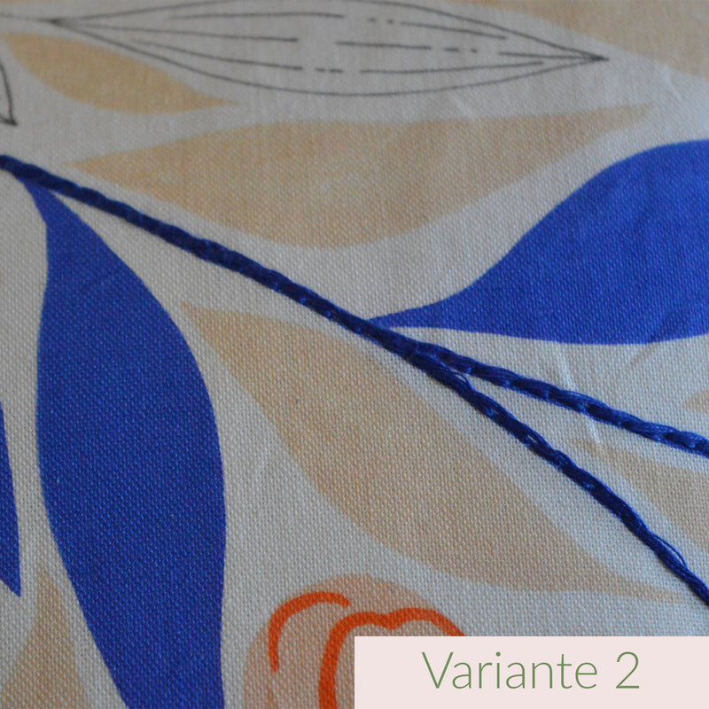 Coussin brodé à la main, fabriqué en France, motif floral et coloré