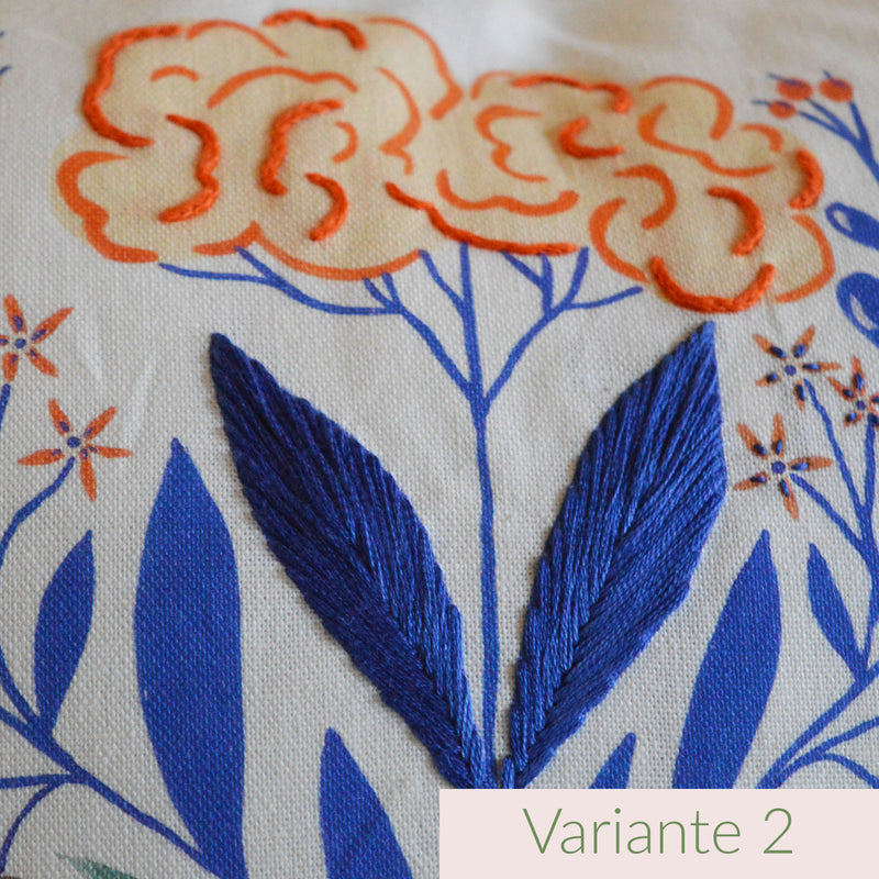 Coussin brodé à la main, fabriqué en France, motif floral et coloré