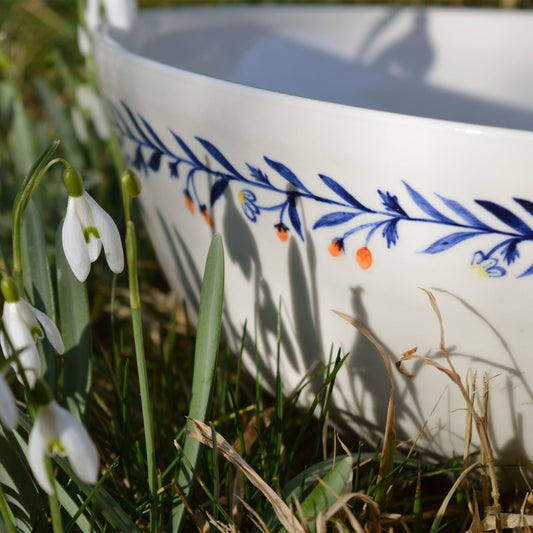 Grand saladier en porcelaine, fabriqué en France artisanalement, motif floral et coloré