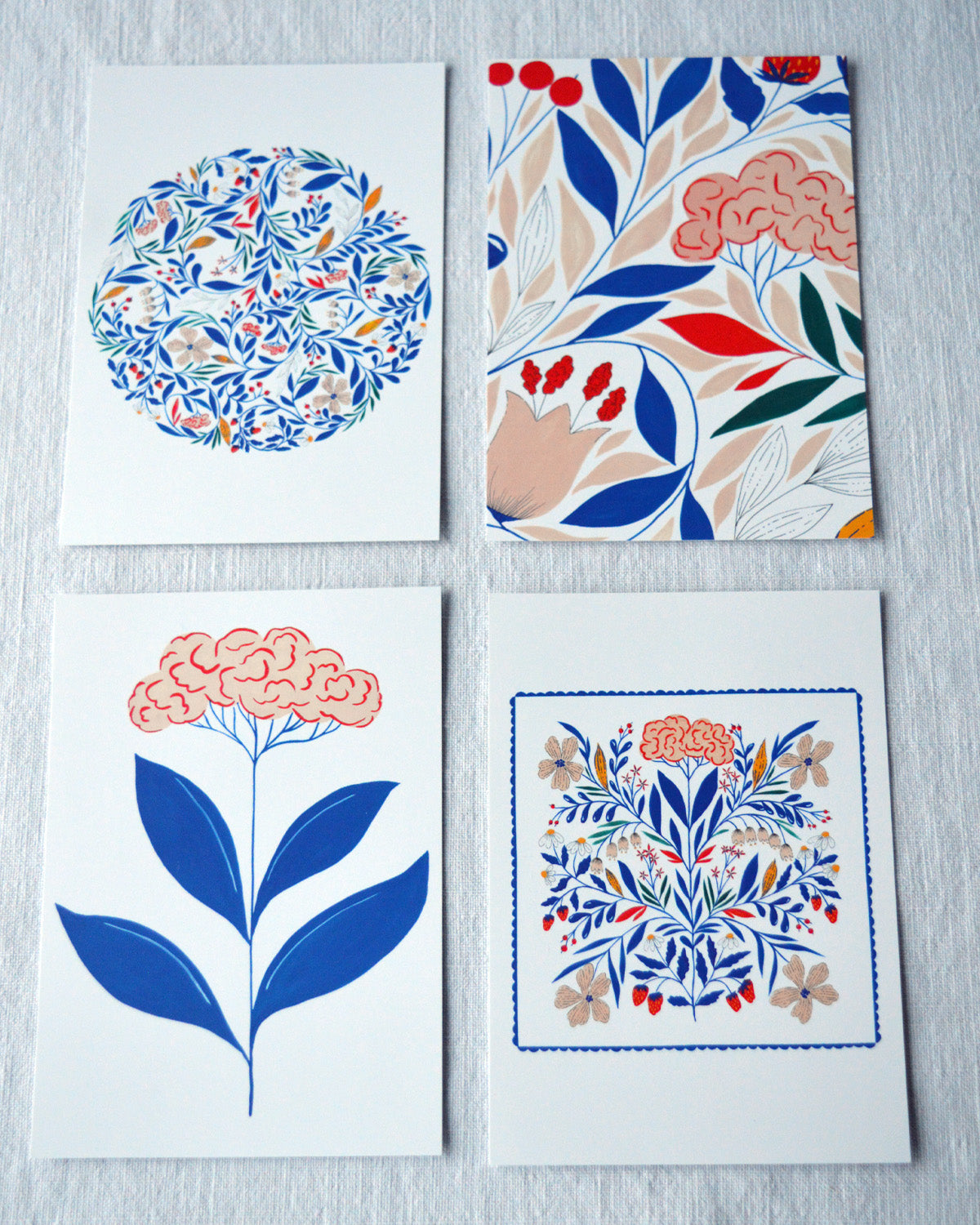 Lot de 4 cartes postales motifs Primavera imprimées en France, sur fond blanc