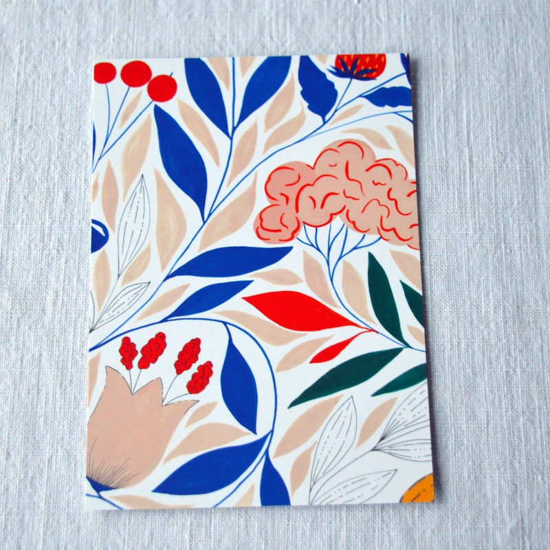 Carte postale motif zoomé fleuri Primavera imprimée en France, sur fond blanc