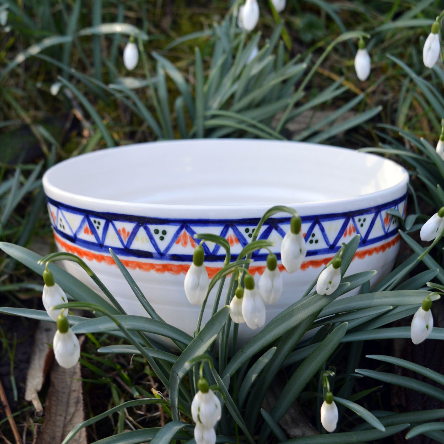 Petit saladier en porcelaine, fabriqué en France artisanalement, motif floral et coloré