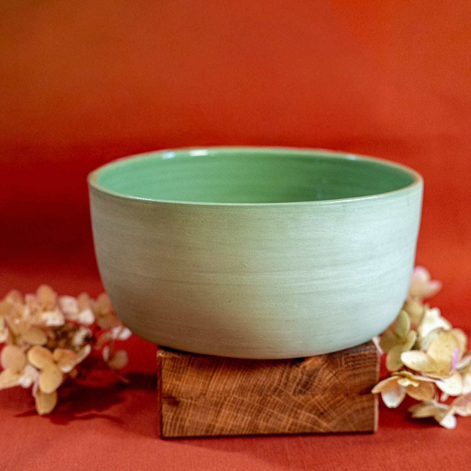 Saladier vert fabriqué en France en porcelaine, artisanal