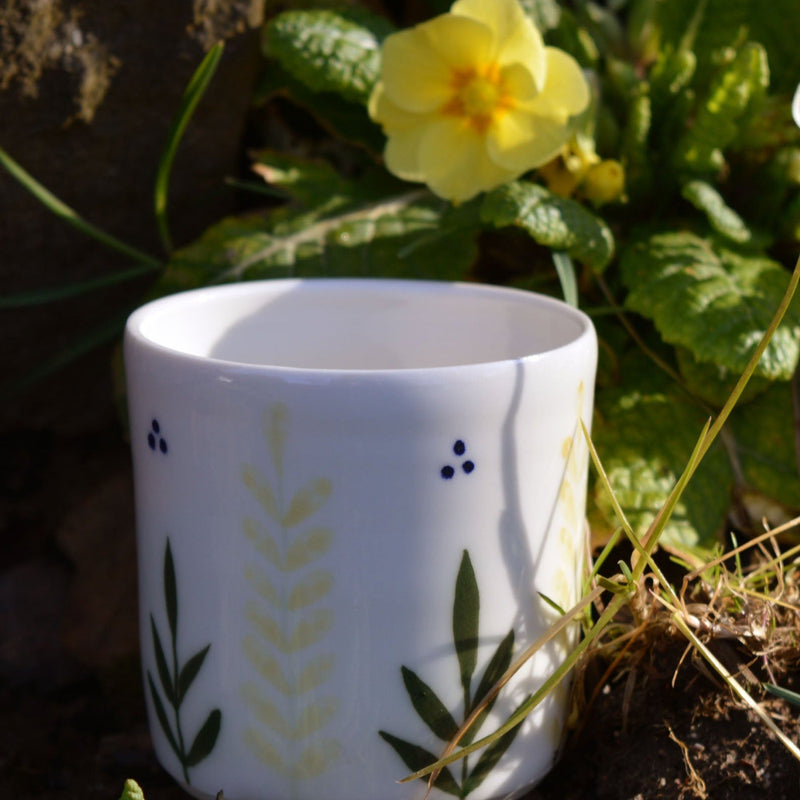 Tasse à café en porcelaine, fabriquée en France artisanalement, motif floral et coloré