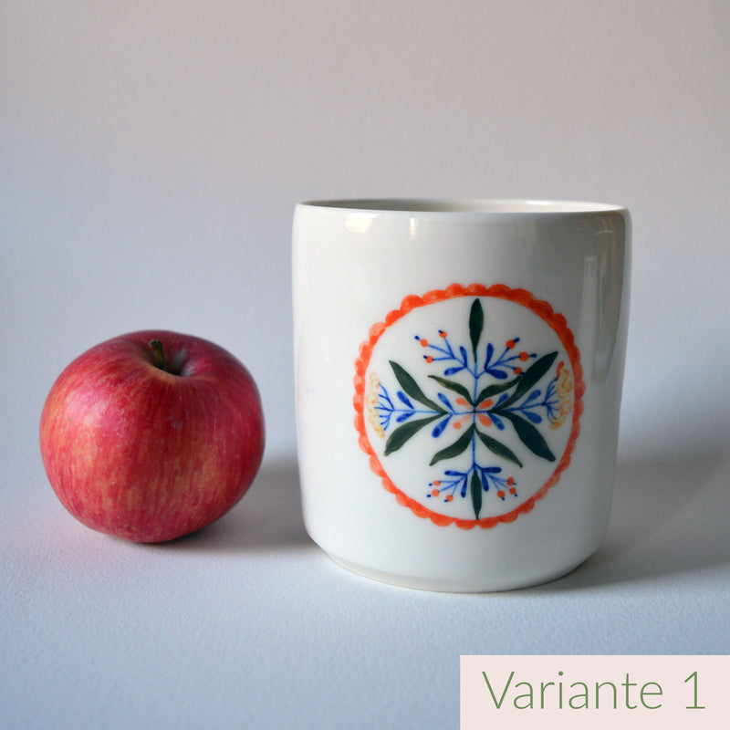 Tasse à thé en porcelaine, fabriquée en France artisanalement, motif floral et coloré