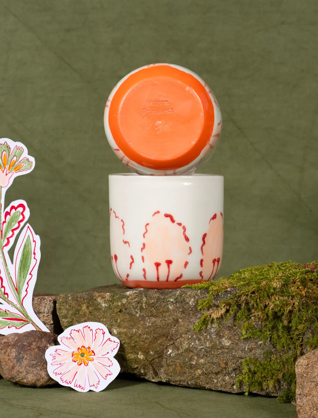 Tasse à thé en porcelaine artisanale fabriquée en France, motif fleur des champs