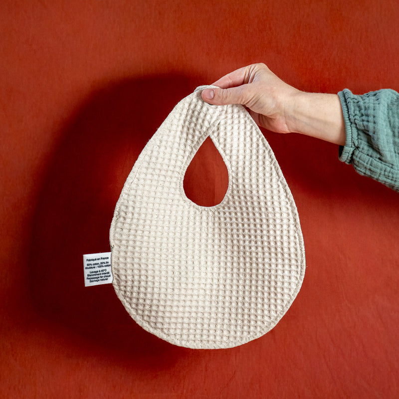 Dos de bavoir fabriqué en France, en coton et en lin et en nid d'abeille, avec motif floral, polychrome alsacien