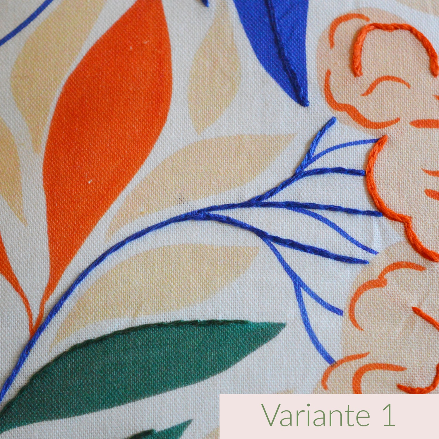 Coussin brodé à la main, fabriqué en France, motif floral et coloré