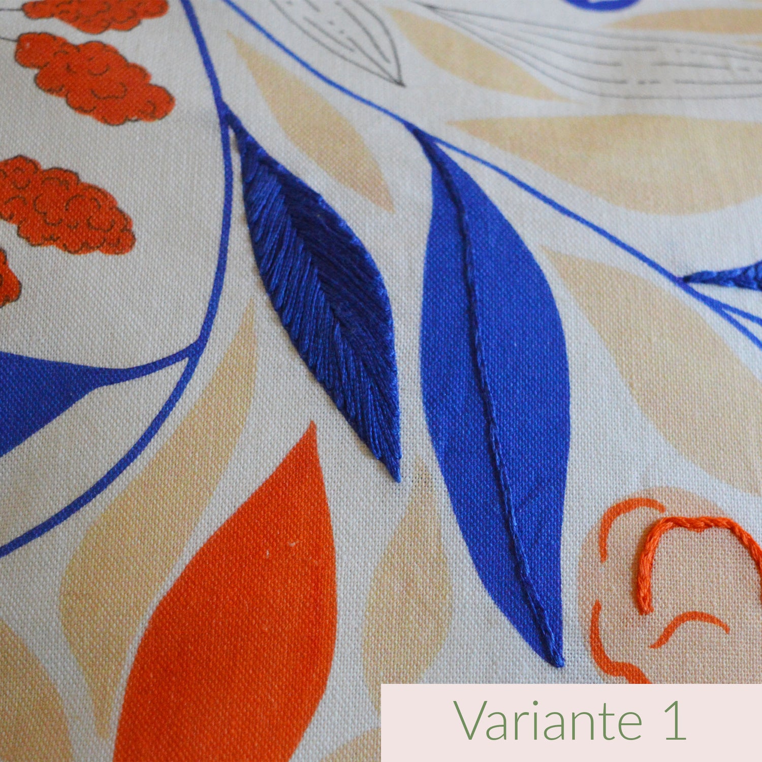 Coussin brodé à la main, fabriqué en France, motif floral et coloré