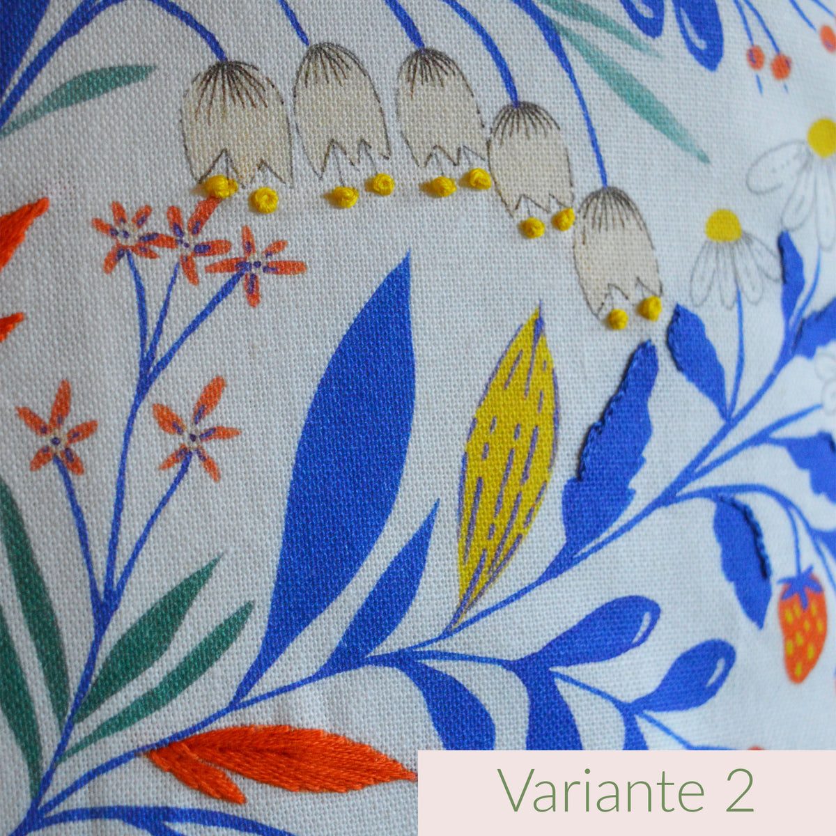 Coussin brodé à la main, fabriqué en France, motif floral et coloré