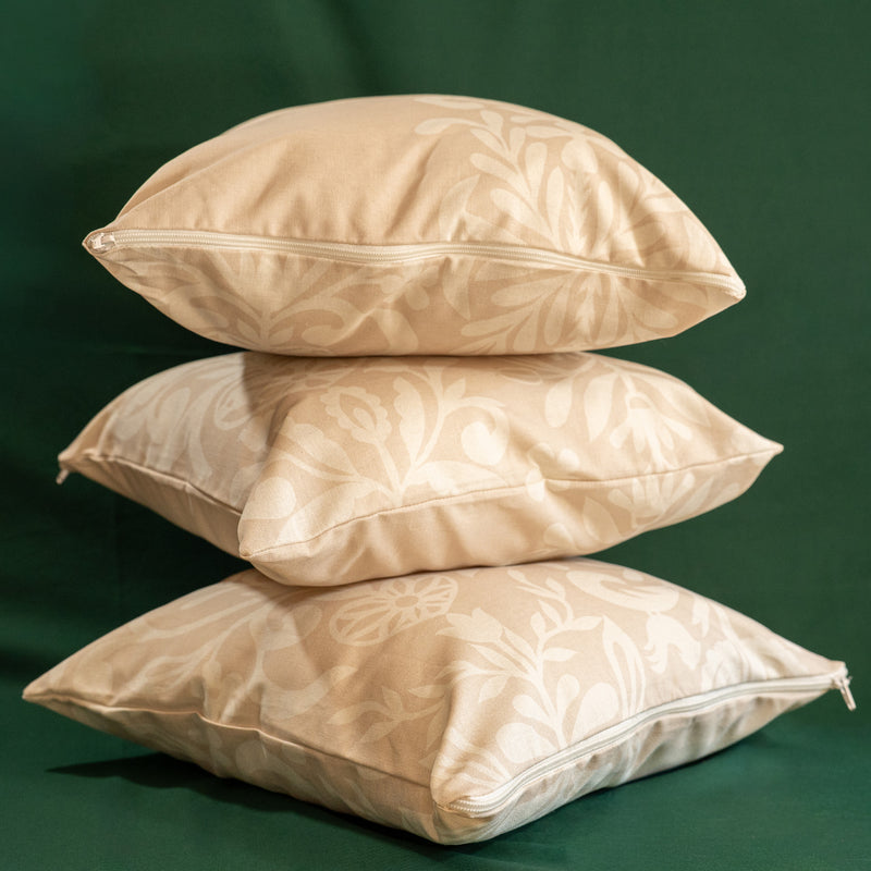 3 coussins beiges et blancs fabriqués en France, en coton et lin, motif floral arbre de vie alsacien, fermeture zip