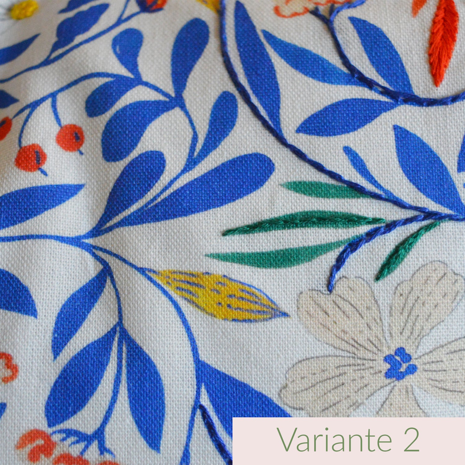Coussin brodé à la main, fabriqué en France, motif floral et coloré