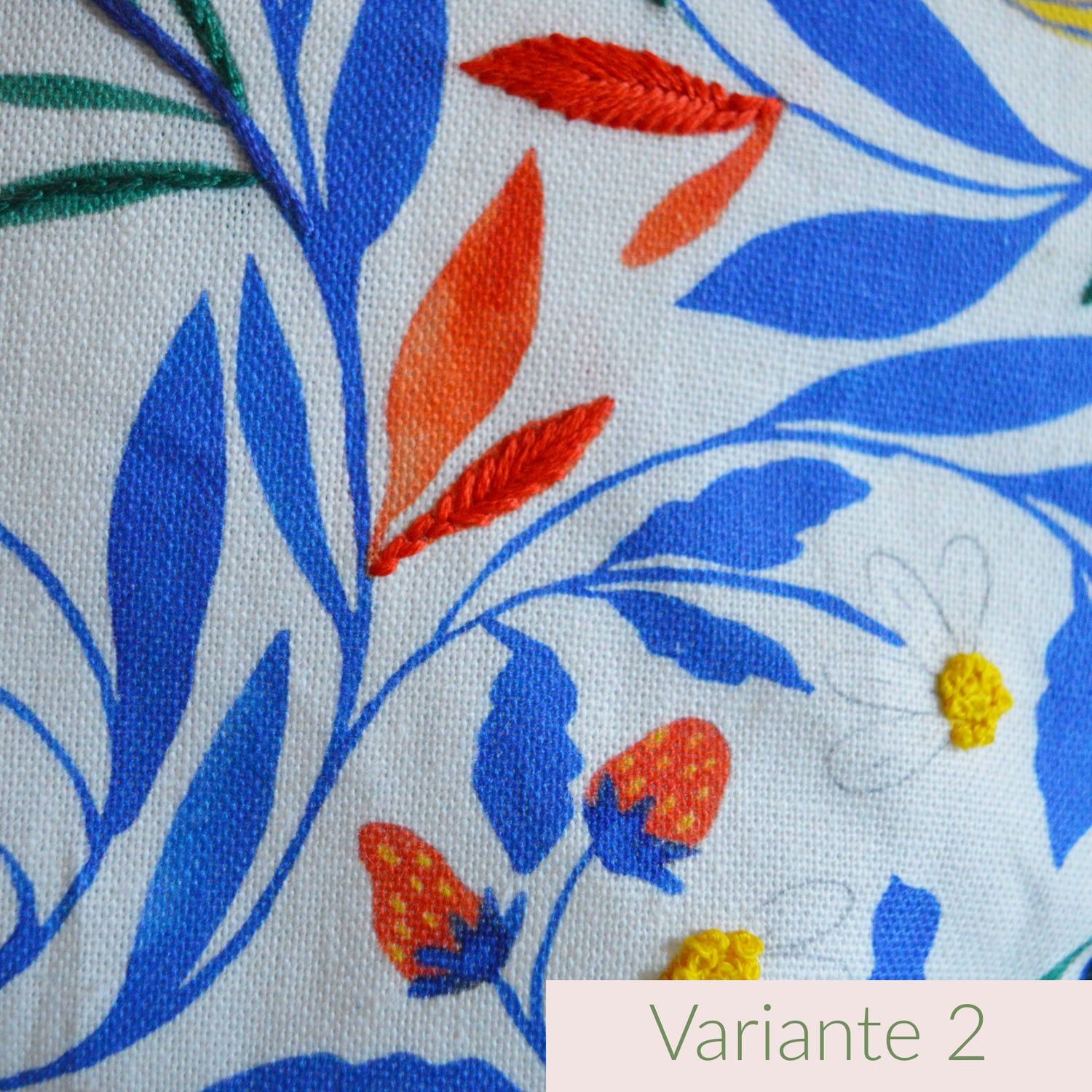Coussin brodé à la main, fabriqué en France, motif floral et coloré