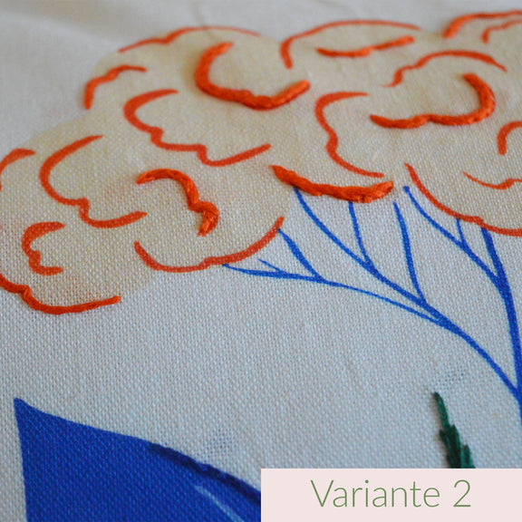 Coussin brodé à la main, fabriqué en France, motif floral et coloré