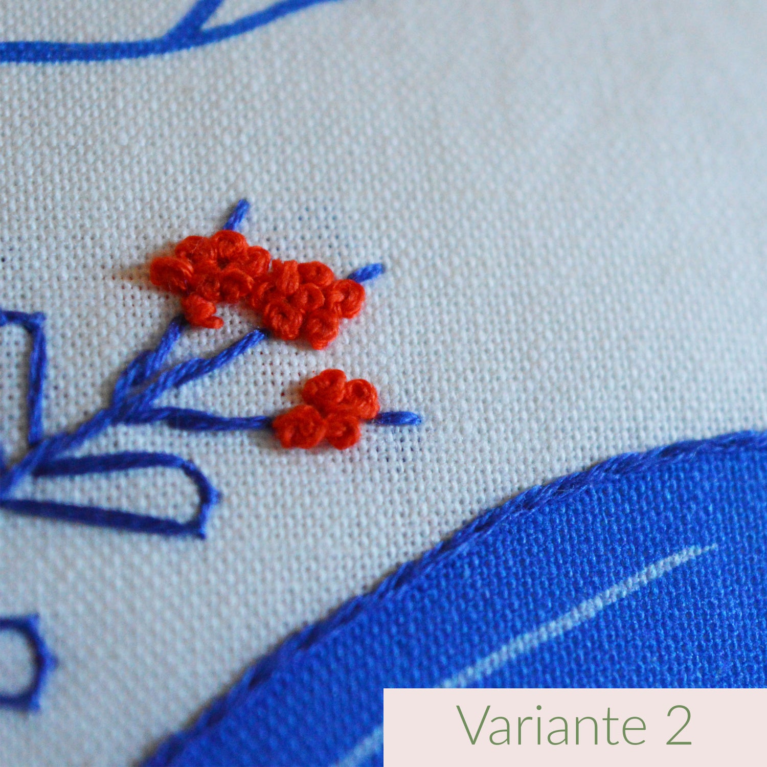 Coussin brodé à la main, fabriqué en France, motif floral et coloré