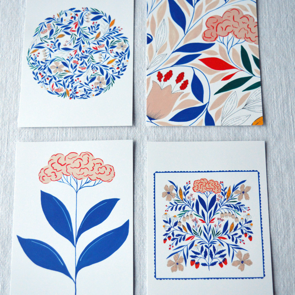 Lot de 4 cartes postales motifs Primavera imprimées en France, sur fond blanc