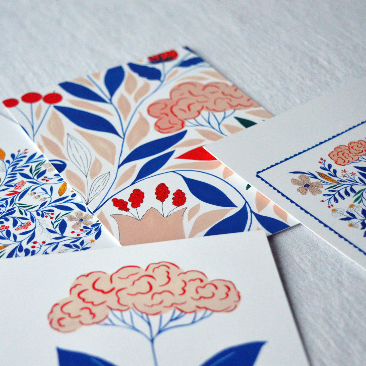 Lot de 4 cartes postales motifs Primavera imprimées en France, sur fond blanc