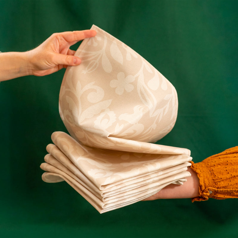 Lot de 6 serviettes en coton et lin, fabriquées en France, motif polychrome alsacien, beige et blanc