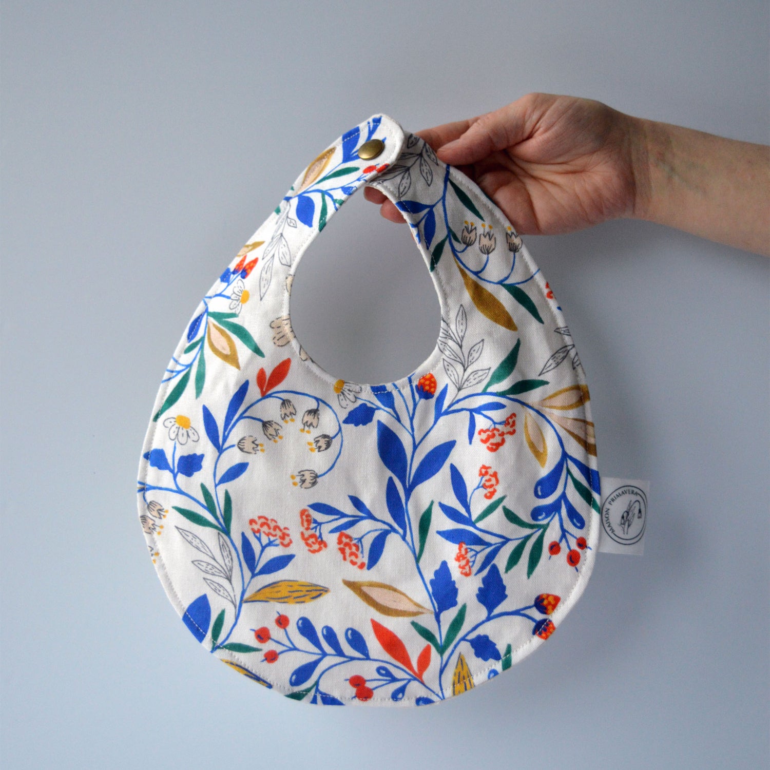 Bavoir fabriqué en France, taille unique, motif coloré et fleuri