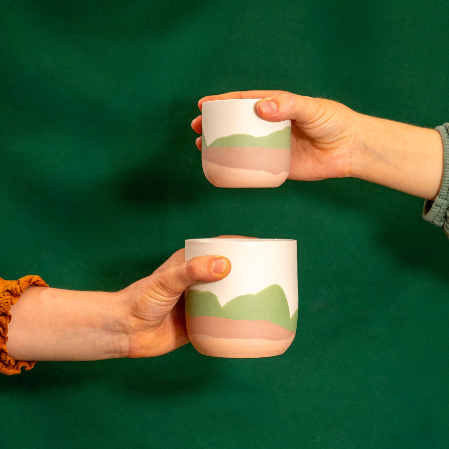 Tasses en porcelaine fabriquées en France à la main, motif paysage Alsace