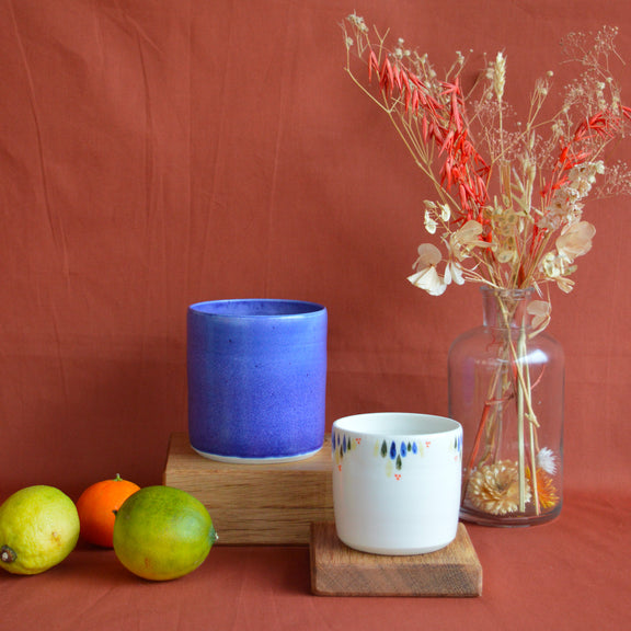 Tasses à café et à thé en porcelaine, fabriquées en France artisanalement, bleue et à motif coloré