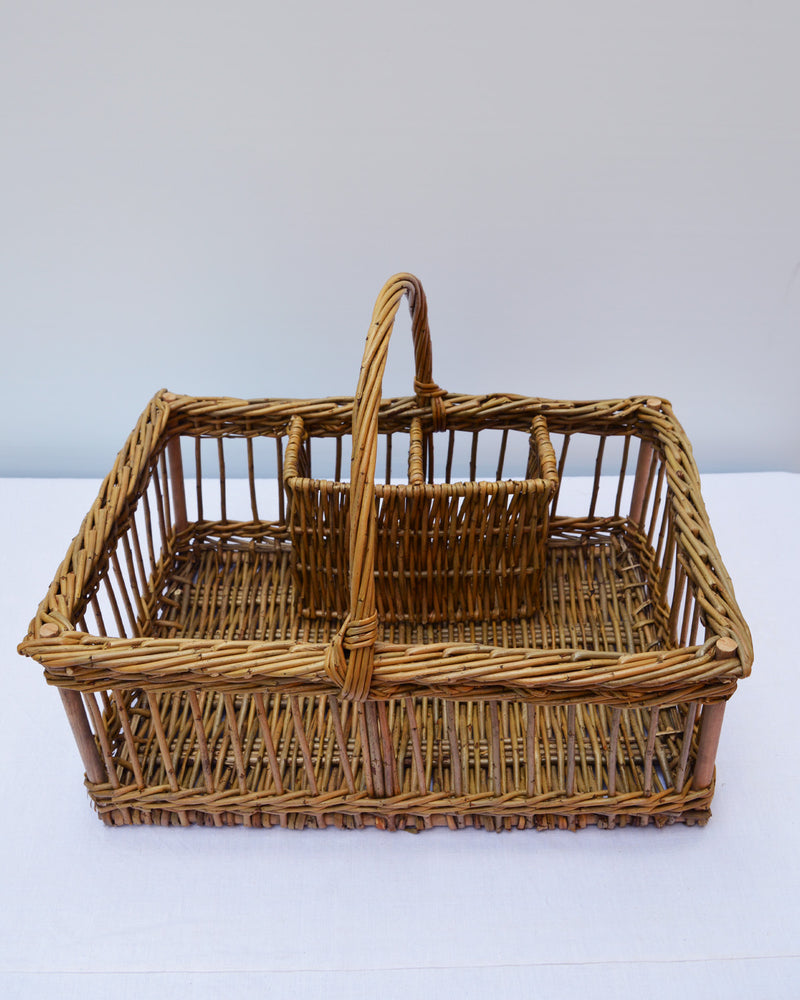 Panier en osier artisanal, fabriqué en France en Alsace par une vannière, panier à casiers 