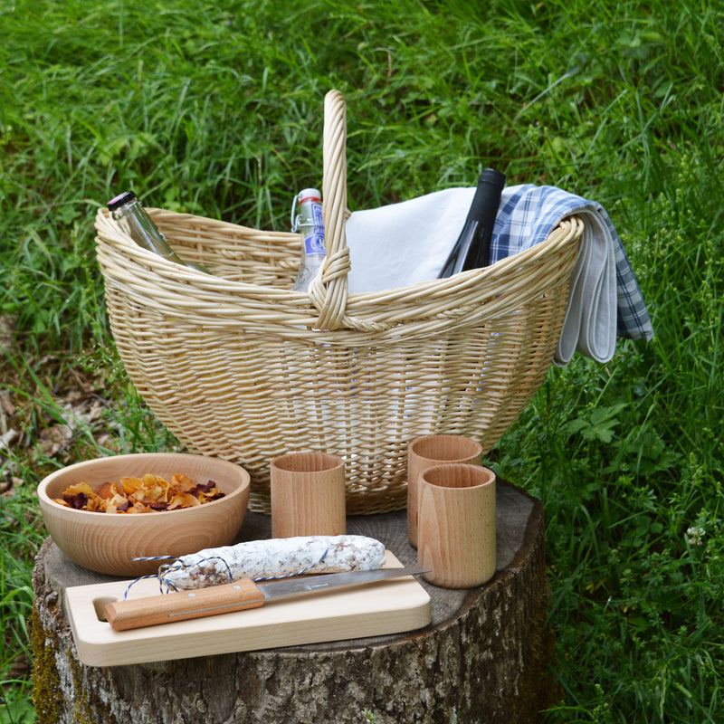Panier en osier, grand et large, fabriqué artisanalement en France, vaisselle en bois artisanal et torchon en kelsch et lin
