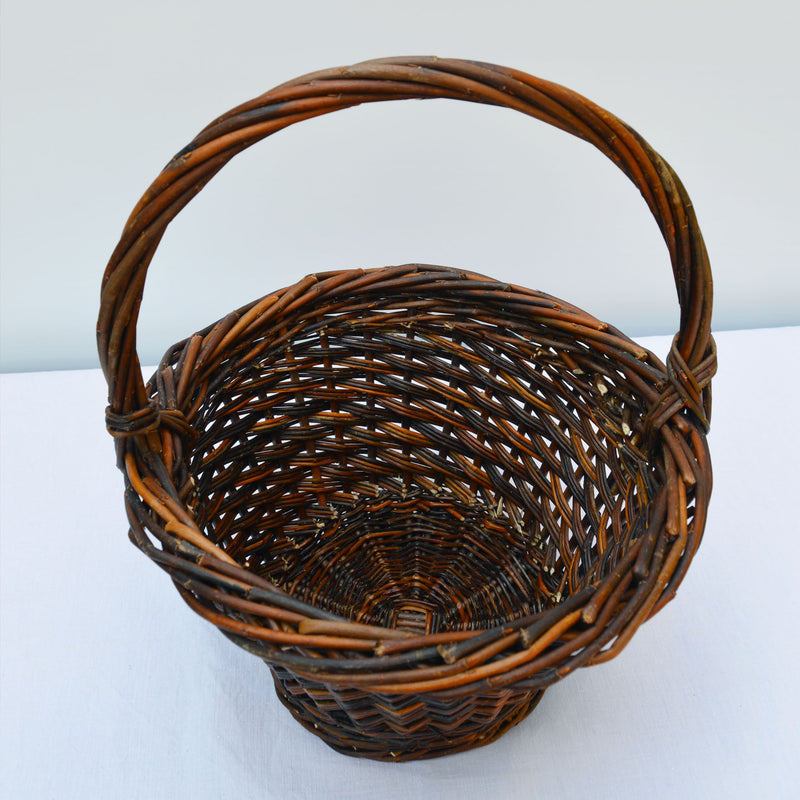 Panier rond en osier, fabriqué en France artisanalement, en Alsace. 