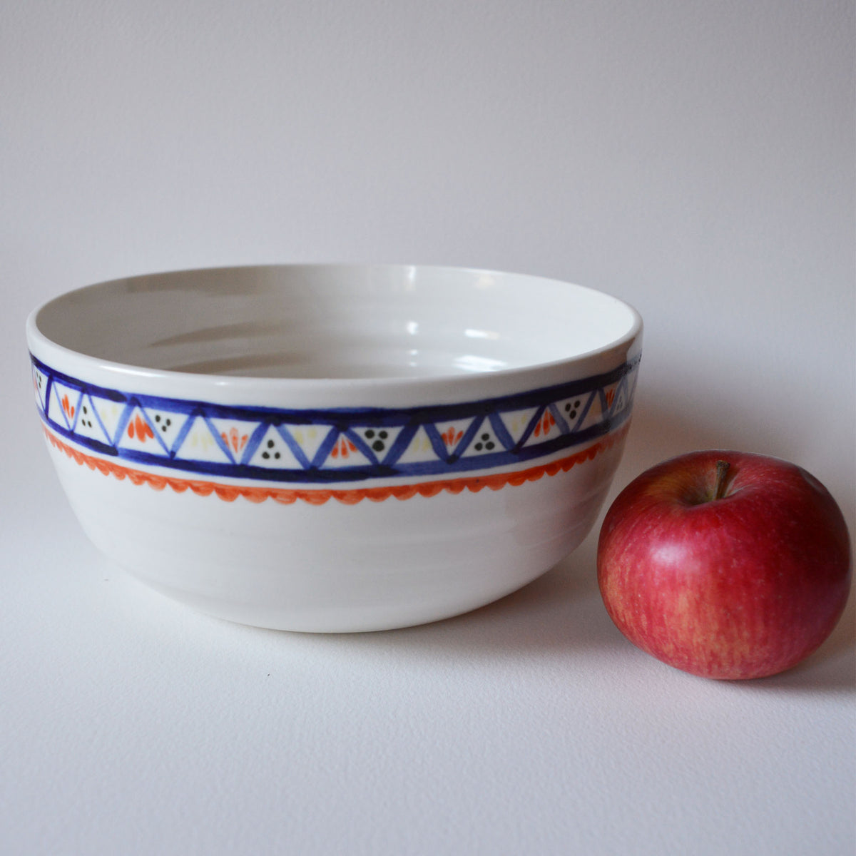 Petit saladier en porcelaine, fabriqué en France artisanalement, motif floral et coloré