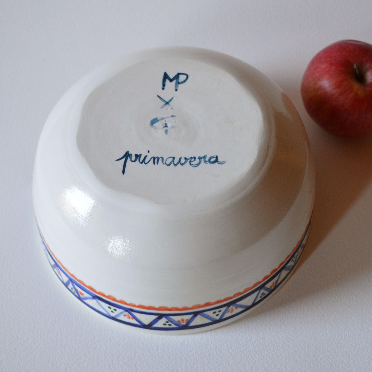 Petit saladier en porcelaine, fabriqué en France artisanalement, motif floral et coloré