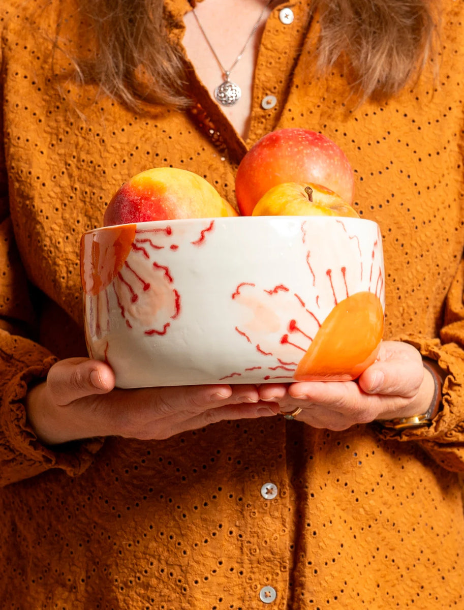 Saladier en porcelaine artisanal fabriqué en France, motif de fleurs des champs oranges et roses