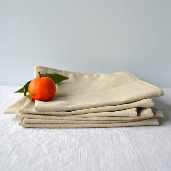 Pile de serviettes beige naturel en coton lin fabriquée en France