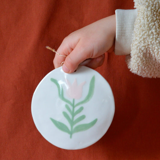 Décoration de Noël, suspension ronde en porcelaine avec motif de fleur, vert et rose, fabriquée en France