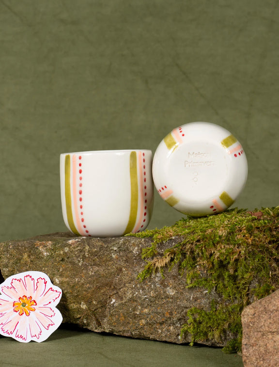 Tasses à café en porcelaine artisanales fabriquées en France, rayures vertes, roses et rouges