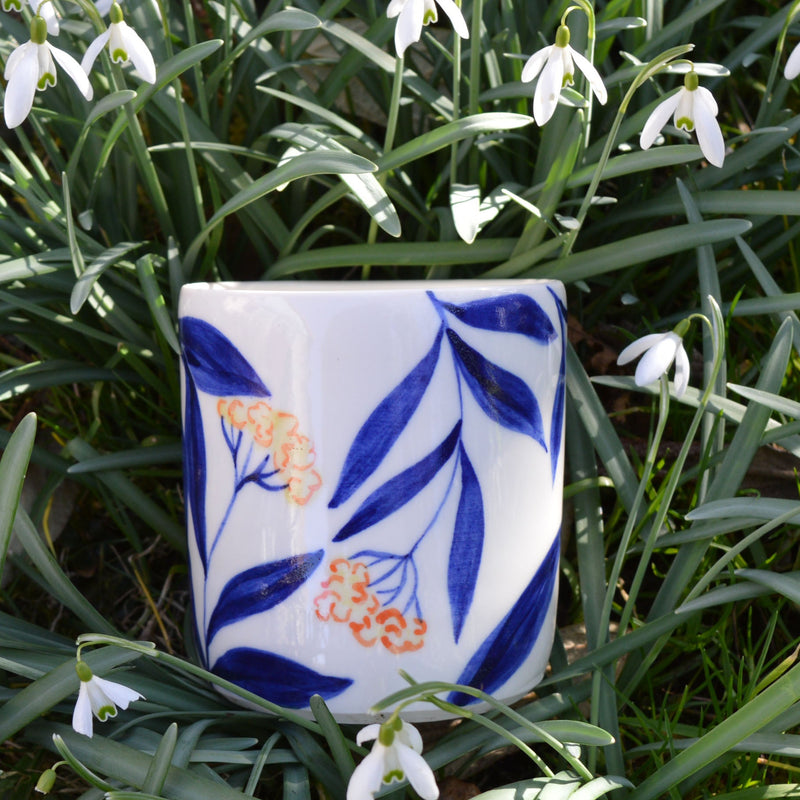 Tasse à thé en porcelaine, fabriquée en France artisanalement, motif floral et coloré