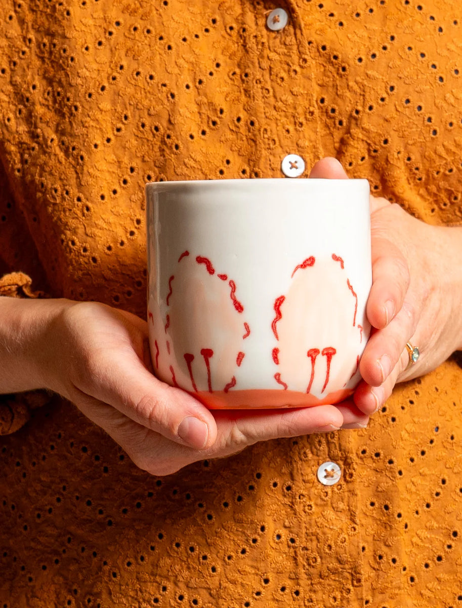Tasse à thé en porcelaine artisanale fabriquée en France, motif fleur des champs