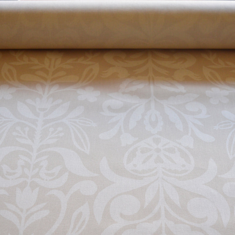 Tissu en coton et en lin fabriqué en France dans les Vosges, motif arbre de vie alsacien, blanc sur fond beige