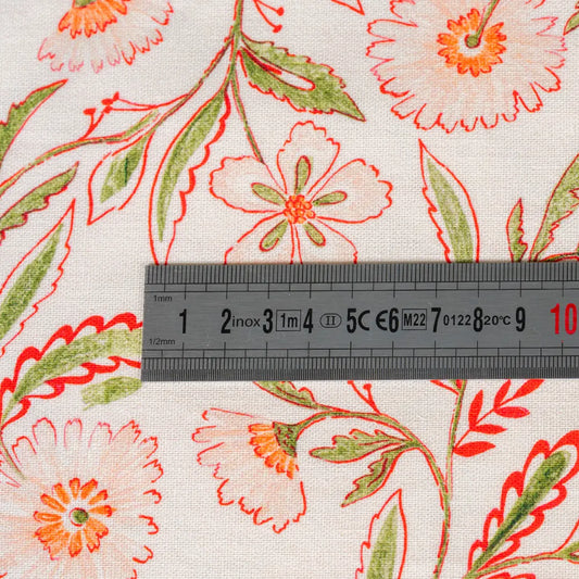 Tissu au mètre en coton et lin fabriqué en France, imprimé avec un motif de fleurs des champs inspiré des indiennes